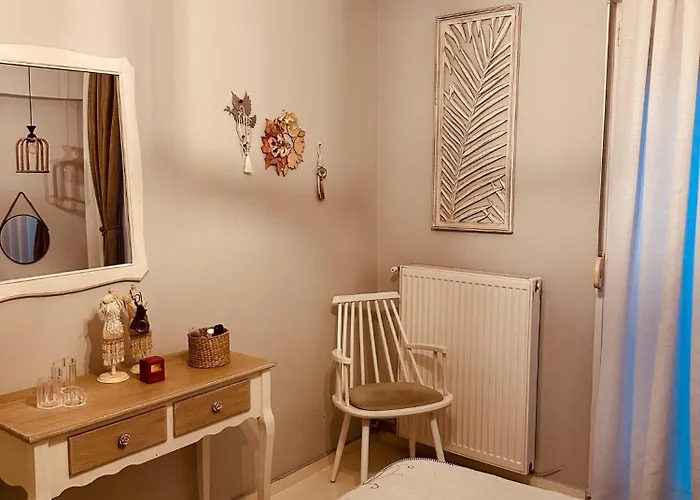 Cozy Living White Tower