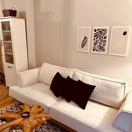 Cozy Living White Tower