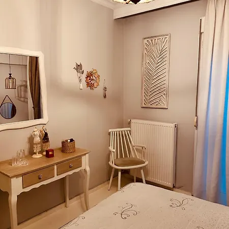 Cozy Living White Tower