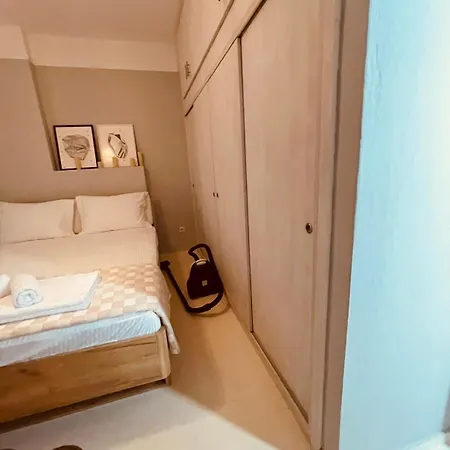 Cozy Living White Tower