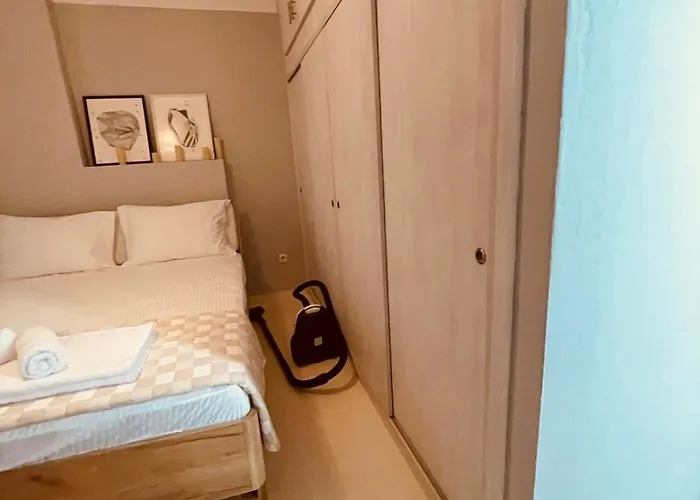 Cozy Living White Tower